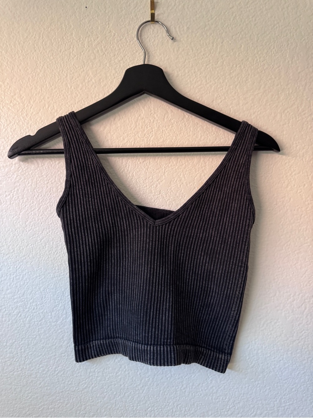 Women’s Ribbed V-Neck Tank Top - Black